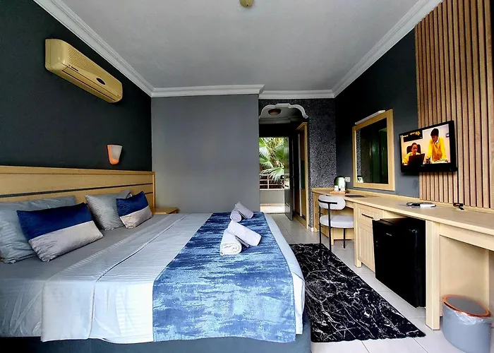 Summer Rose Hotel 3*